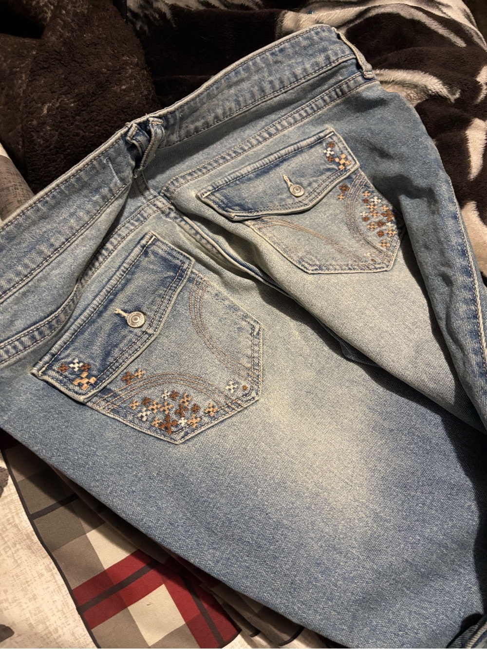 NWT- Light Wash Embroidered Pocket Women’s Jeans size 14 hollister